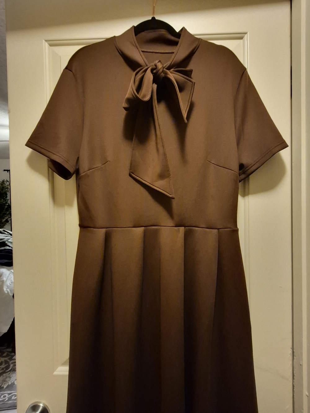 Brown Tie-Neck Short Sleeve Midi Dress